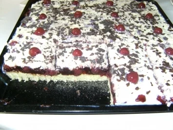 BLECHKUCHEN - Falsche Schwarzwälder Kirschtorte - Rezept - Bild Nr. 2