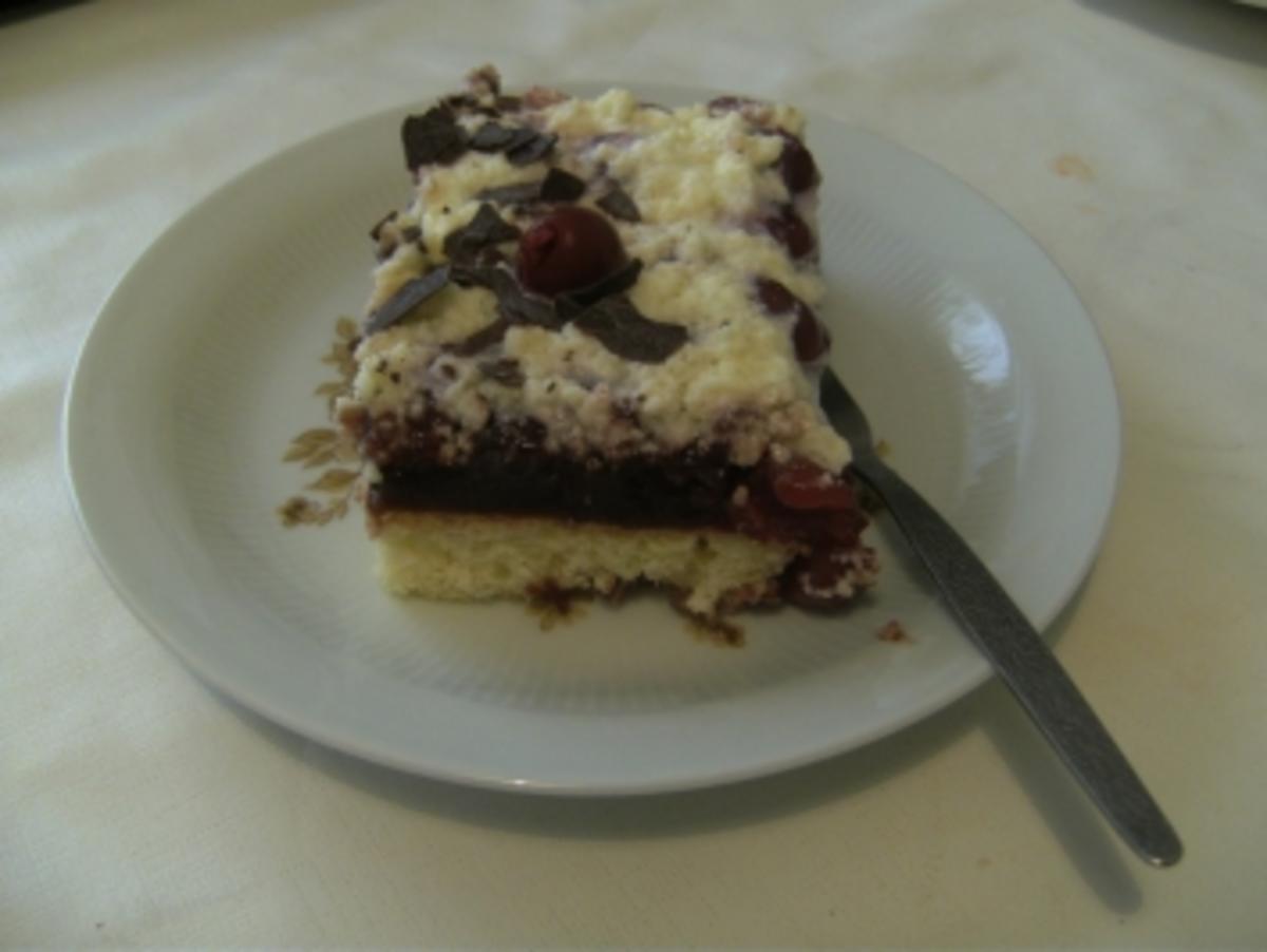 BLECHKUCHEN - Falsche Schwarzwälder Kirschtorte - Rezept - Bild Nr. 3