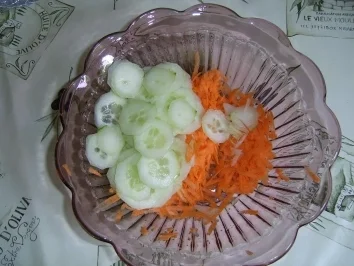 Karotten-Gurkensalat mit Winterendivien - Rezept - Bild Nr. 3