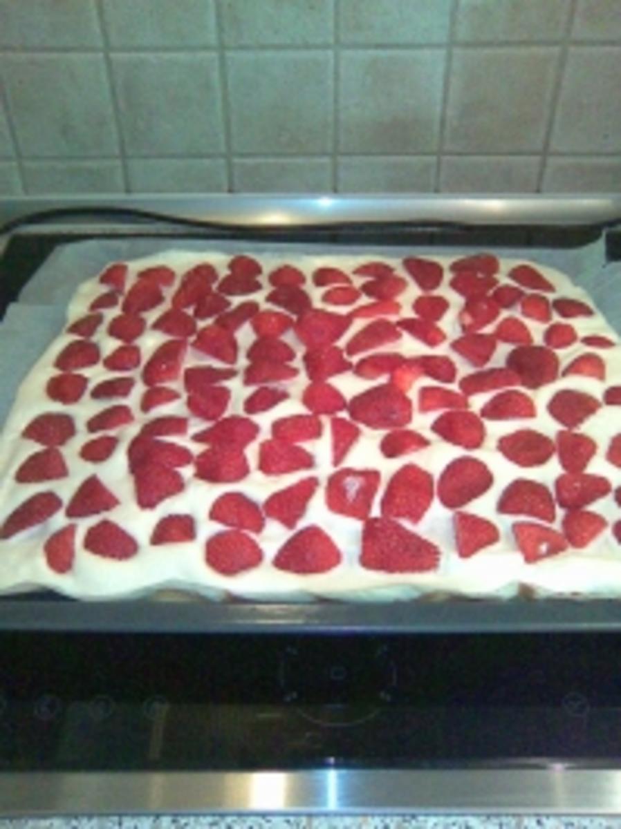 Erdbeerblechkuchen - Rezept - Bild Nr. 5