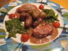 Medaillons vom Schweinefilet auf Dijoner-Senfsauce mit Kaiserschoten & Rosmarinkartoffeln - Rezept