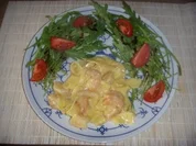 Rezept: Garnelen kuscheln sich im Bett aus Bandnudeln Garnelen kuscheln sich im Bett aus Bandnudeln - Rezept