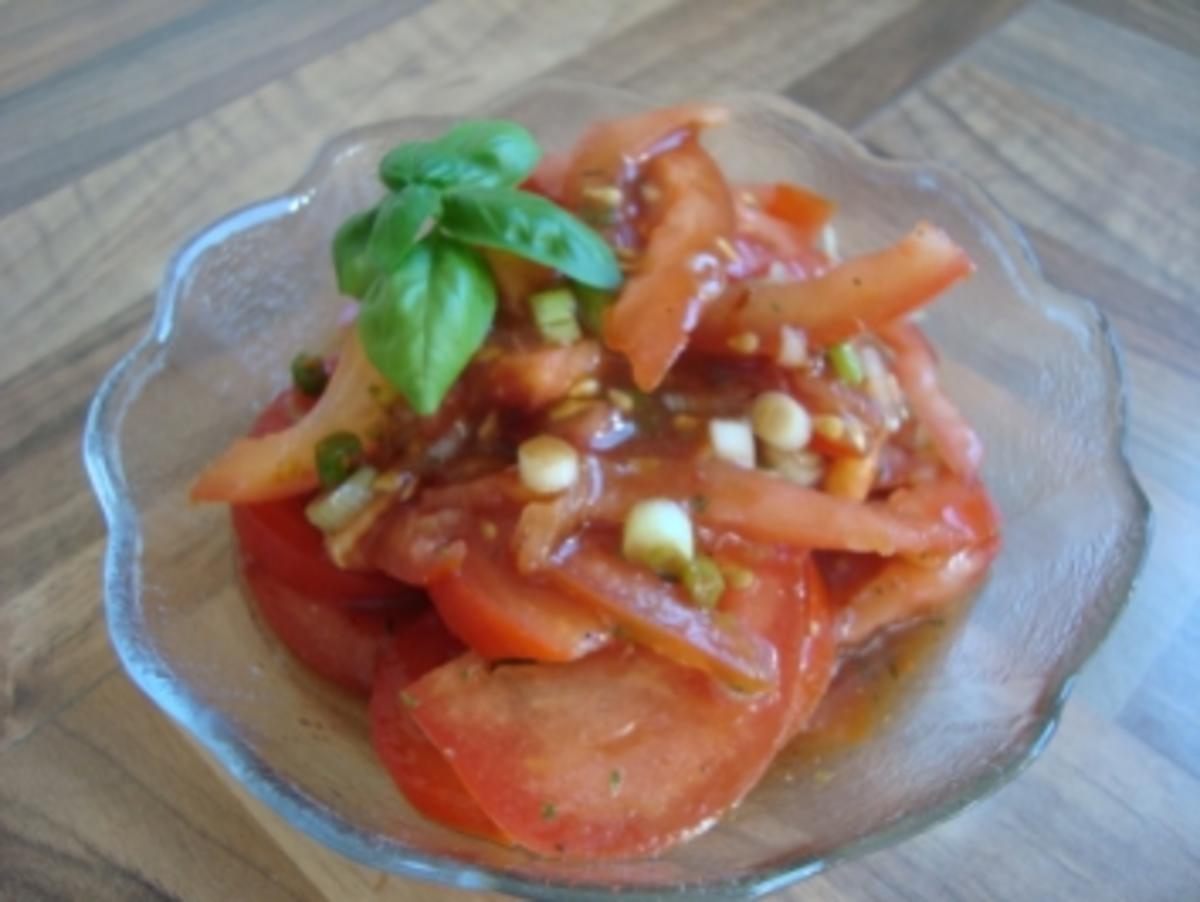 *Salate - Tomaten-Frühlingszwiebel-Salat - Rezept