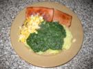 Salzkartoffeln mit Spinat , Leberkäse und Rührei - Rezept