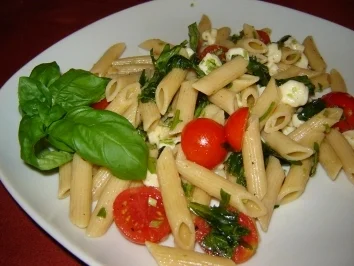 Nudelsalat sommerlich-mediteran - Rezept