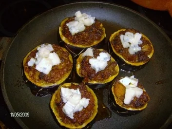 Rezept: Auberginenringe gefüllt und mit Gorgonzola überbacken Bild Nr. 7 Auberginenringe gefüllt und mit Gorgonzola überbacken - Rezept - Bild Nr. 7