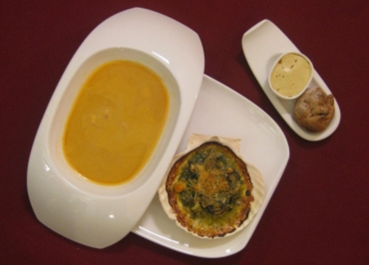 Bilder für Flusskrebs-Bisque, gratinierte Jakobsmuscheln mit Corail und Kastanienbrötchen - Rezept