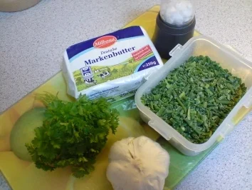 Kräuter-Knoblauchbutter selbstgemacht - Rezept - Bild Nr. 2