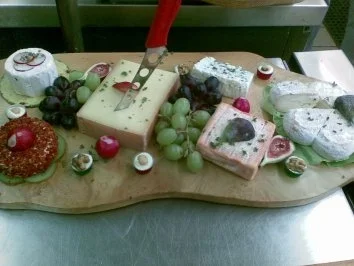 Rezept: Käseplatte zum Wein Bild Nr. 2 Käseplatte zum Wein - Rezept - Bild Nr. 2