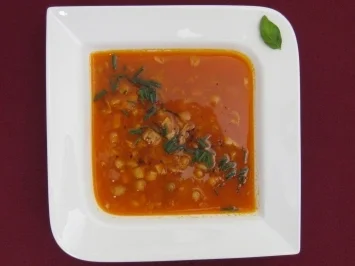 Hühnersuppe türkischer Art mit Kichererbsen und selbst gebackenem Brot - Rezept