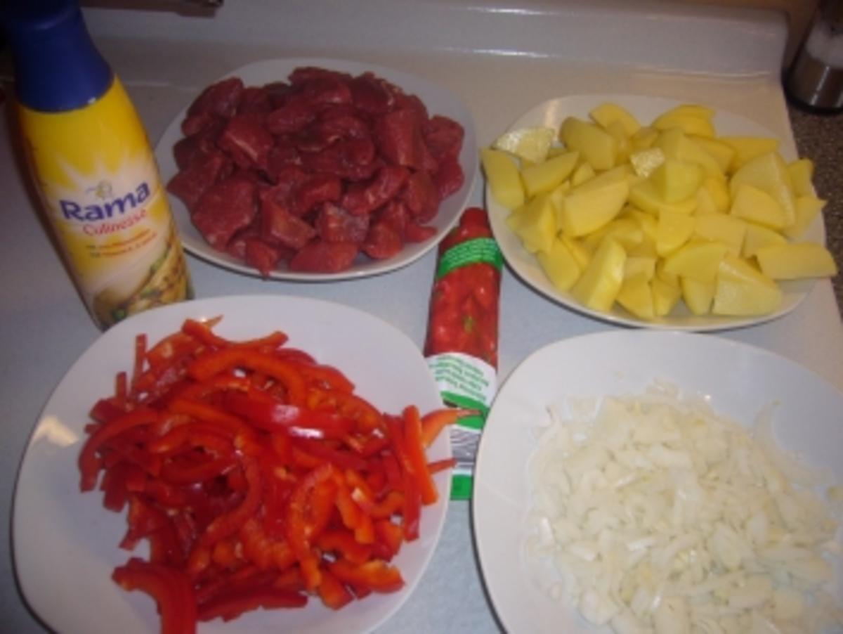 Kikis Kartoffel-Paprika-Rindergulasch - Rezept - Bild Nr. 2