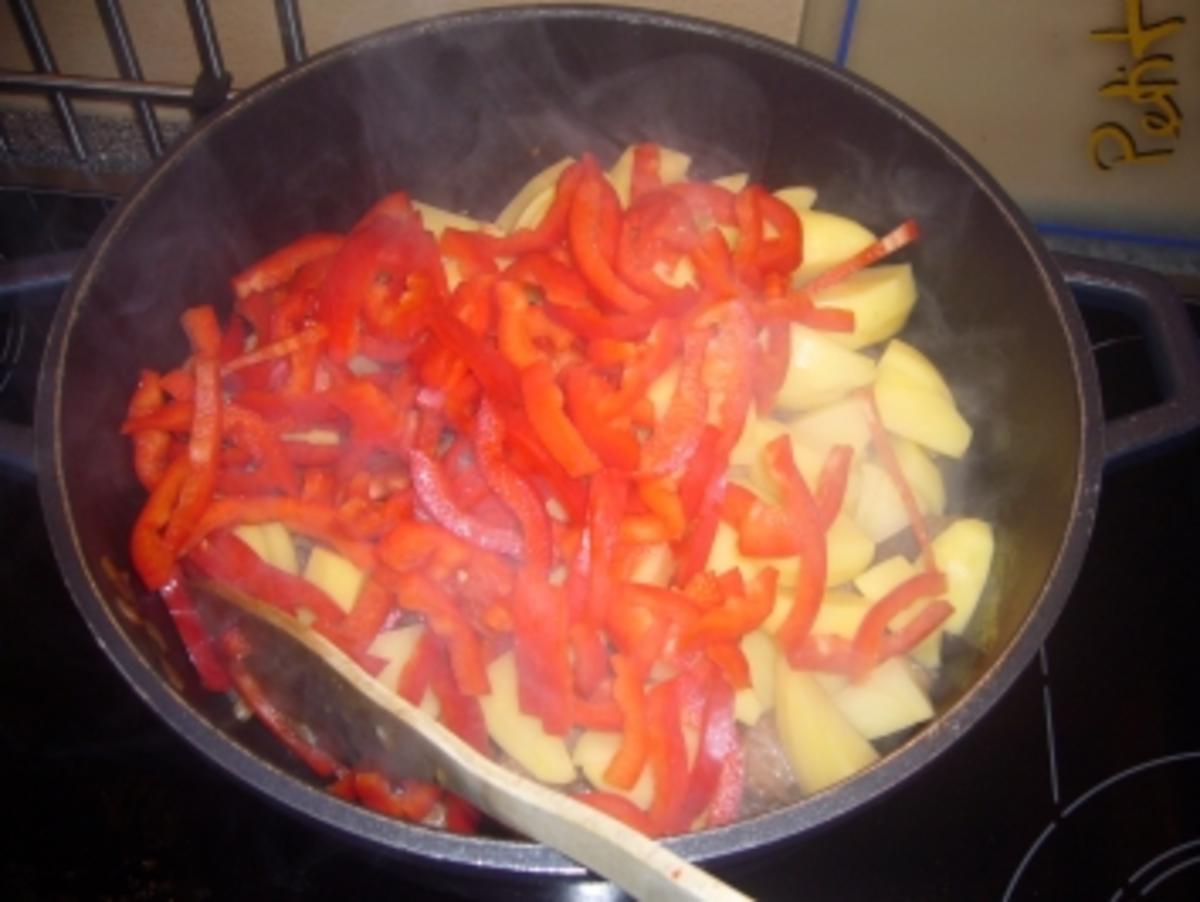 Kikis Kartoffel-Paprika-Rindergulasch - Rezept - Bild Nr. 5