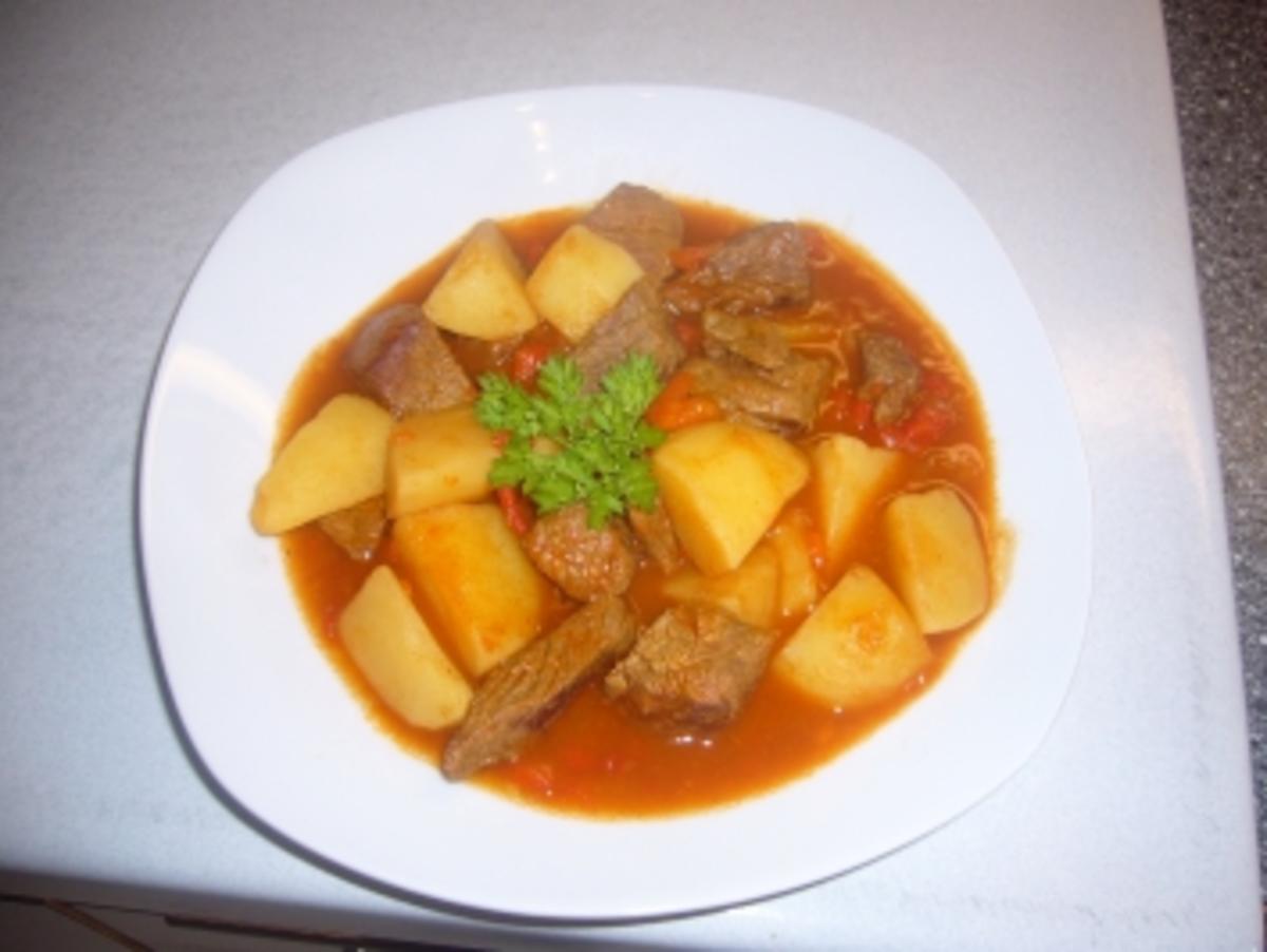 Kikis Kartoffel-Paprika-Rindergulasch - Rezept - Bild Nr. 9