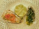 Auster mit Tomaten-Knoblauch gratiniert und roh mit Kerbel-Schalottenvinaigrette - Rezept