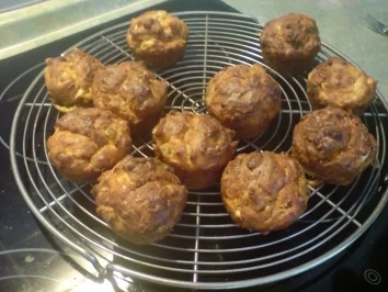 Rezept: Muffins, herzhaft "Pizza" Bild Nr. 3 Muffins, herzhaft "Pizza" - Rezept - Bild Nr. 3