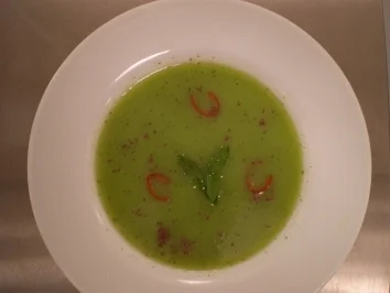 Rezept: Kalte Gurkensuppe mit Minze Kalte Gurkensuppe mit Minze - Rezept