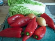 Chinakohl vereint sich mit Spitzpaprika - Rezept