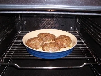 Rezept: Überbackene Hacksteaks Überbackene Hacksteaks - Rezept