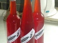 Rezept: Kirschlikör Bild Nr. 4 Kirschlikör - Rezept - Bild Nr. 4