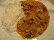 Schweinefilet in Joghurtsauce mit Champignos und Paprika - Rezept