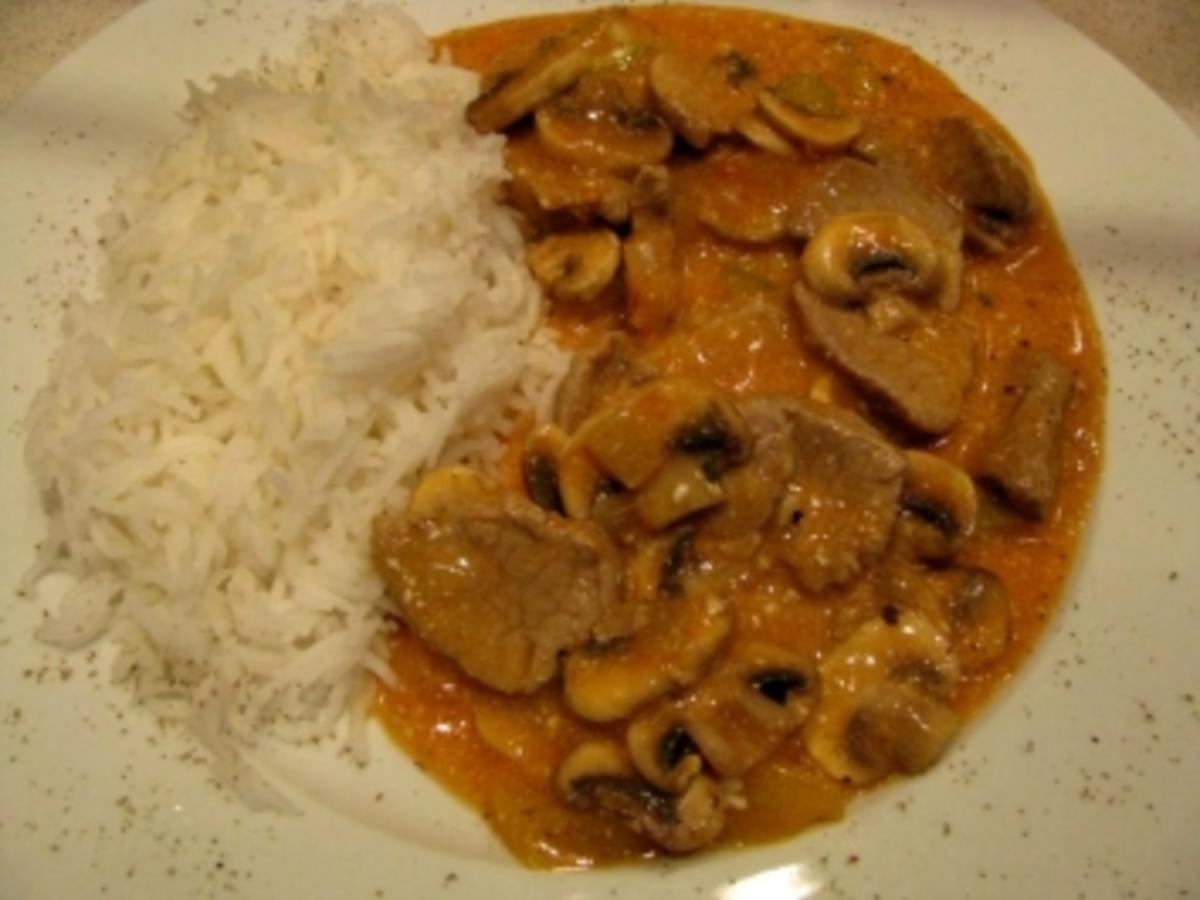 Schweinefilet in Joghurtsauce mit Champignos und Paprika - schnell ...