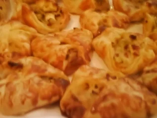 Blätterteig mit Lauch/Ziegenkäse Füllung - Rezept