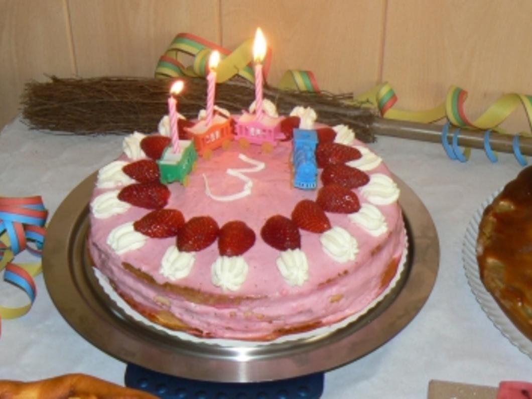 Erdbeer Yogurette -Torte - einfach - von Kraueterhexe1971
