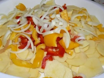 Rezept: Lyoner-Auflauf die Zweite Bild Nr. 2 Lyoner-Auflauf die Zweite - Rezept - Bild Nr. 2