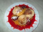 Erdbeerknödel auf Mangospiegel - Rezept