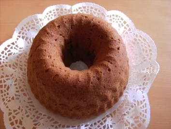 Gugelhupf mit Marzipan-Mandelfüllung - Rezept