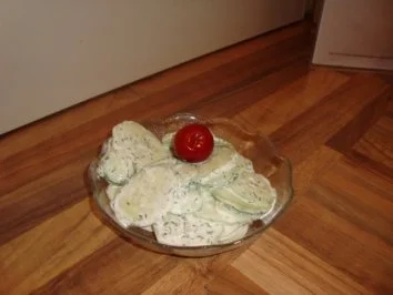 XY/ Feinsch - Diät - Salat - Türkische Gurkensalat - Rezept