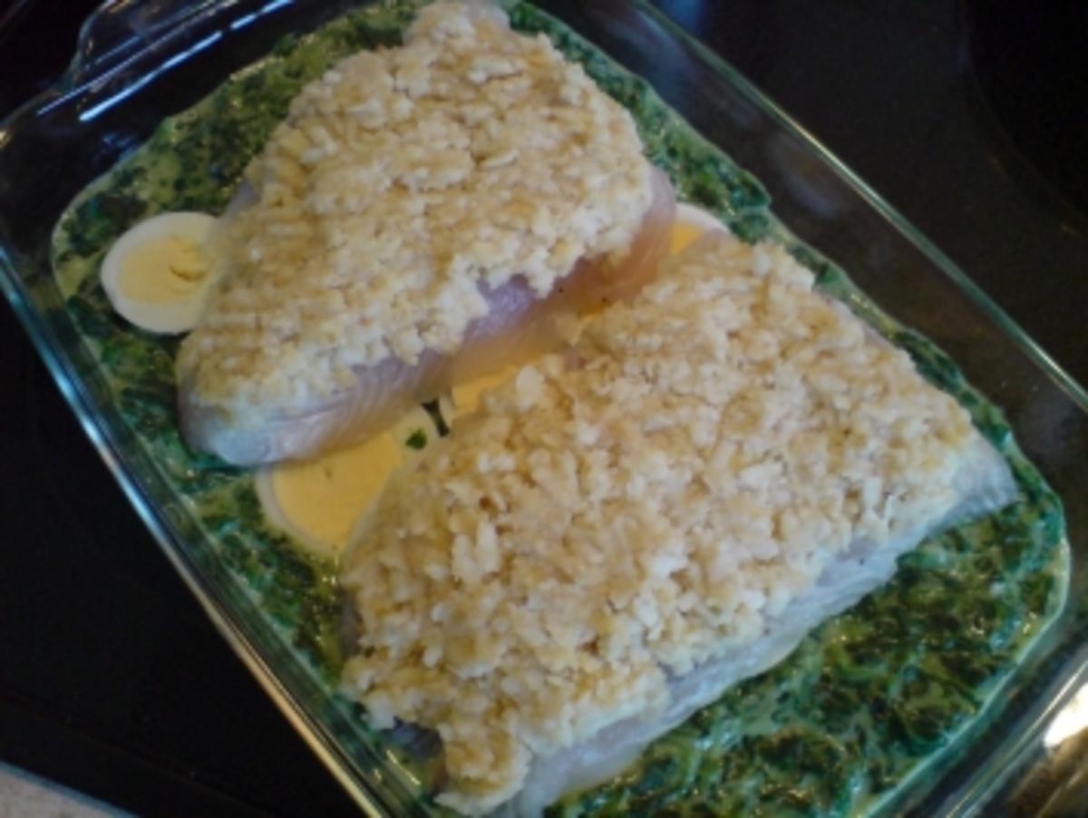 Pangasiusfilet mit Parmesankruste auf einem Spinatbett - Rezept - Bild Nr. 6