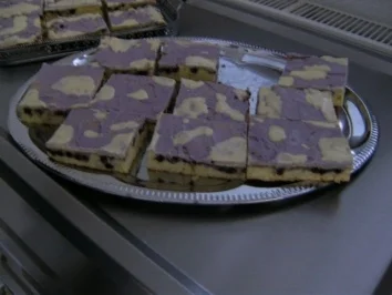 BLECHKUCHEN - “Lila Kuhflecken”-Kuchen - Rezept