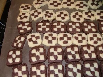 Rezept: Kekse schwarz-weiß zum Kaffee Bild Nr. 2 Kekse schwarz-weiß zum Kaffee - Rezept - Bild Nr. 2