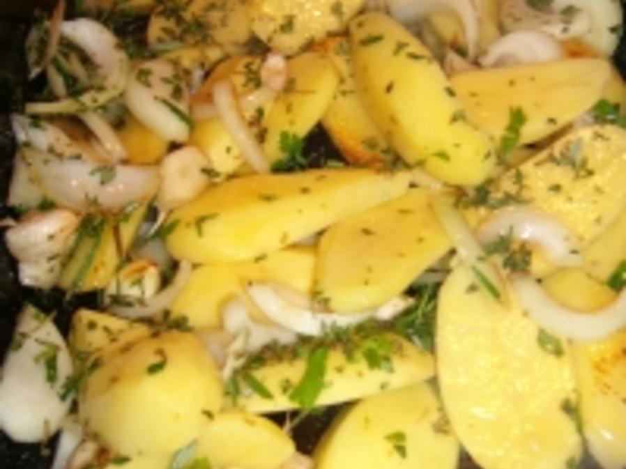 Hähnchen und Kräuterkartoffeln aus dem Ofen - einfach - 148 kcal/100g Hähnchen und Kräuterkartoffeln aus dem Ofen - einfach - 148 kcal/100g