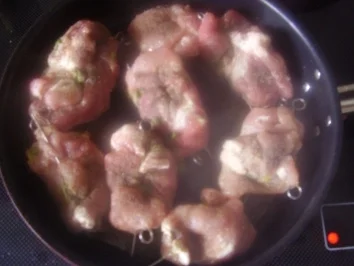 Rezept: Kalbschnitzel gerollt und in Bier geschmort Bild Nr. 11 Kalbschnitzel gerollt und in Bier geschmort - Rezept - Bild Nr. 11