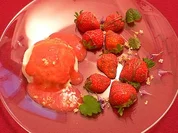 Kokosflammerie mit Limetten-Erdbeersoße - Rezept