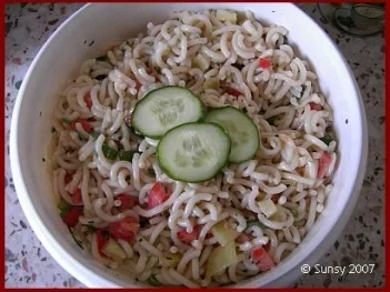 Rezept: Bunter Nudelsalat Bunter Nudelsalat - Rezept