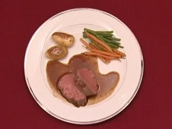 Filet vom südamerikanischen Rind mit Bohnen, Möhren und Landkartoffeln (Tina York) - Rezept
