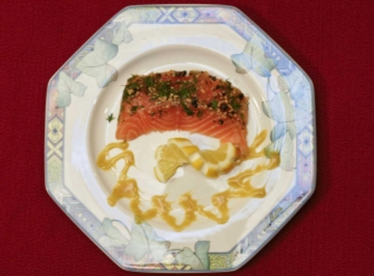 Bilder für Graved Lachs mit Honig-Senfsoße (Rolli Fritzen) - Rezept