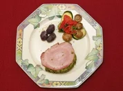 Kräuterkasseler im Brot-Kräuter-Mantel mit geschmortem Gemüse und marmorierten Kartoffeln (Rolli Fritzen) - Rezept