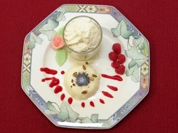 Panna Cotta mit Himbeervariation und Himbeersahne (Rolli Fritzen) - Rezept
