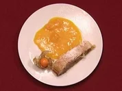 Schokostrudel mit Mango-Physalis-Pürree (Tatiani Katrantzi) - Rezept