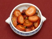 Rezept: Erdbeeren mit grünem Pfeffer und Balsamicocreme (Anita Kupsch) Erdbeeren mit grünem Pfeffer und Balsamicocreme (Anita Kupsch) - Rezept