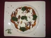 Süßkartoffelcarpaccio mit hausgemachtem Majoran-Pesto und Zitronenschaum - Rezept