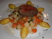 Lungenbraten nach Mama Biolek mit Thymiankartoffelecken vom Blech - Rezept