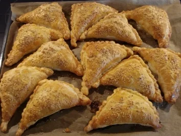 Samsa (zentralasiatische Blätterteigtaschen mit Fleischfüllung) - Rezept - Bild Nr. 4