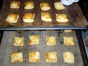 Rezept: Snack: Lachs- und Forellencreme versteckt sich im Blätterteig Bild Nr. 12 Snack: Lachs- und Forellencreme versteckt sich im Blätterteig - Rezept - Bild Nr. 12