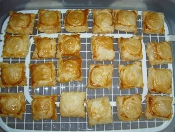 Rezept: Snack: Lachs- und Forellencreme versteckt sich im Blätterteig Bild Nr. 2 Snack: Lachs- und Forellencreme versteckt sich im Blätterteig - Rezept - Bild Nr. 2