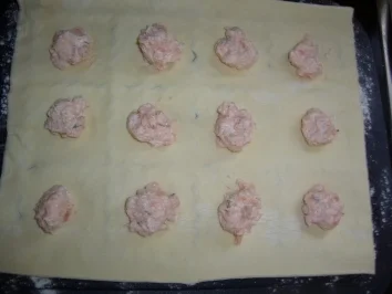 Rezept: Snack: Lachs- und Forellencreme versteckt sich im Blätterteig Bild Nr. 8 Snack: Lachs- und Forellencreme versteckt sich im Blätterteig - Rezept - Bild Nr. 8